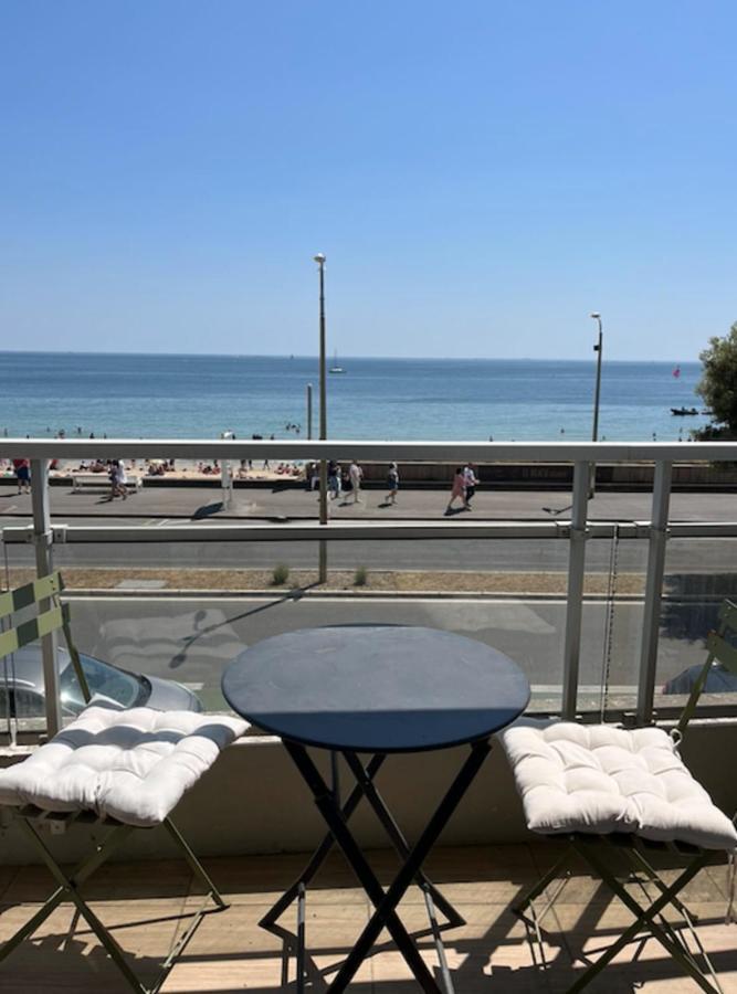 And Terrace Sea View In Apartment *